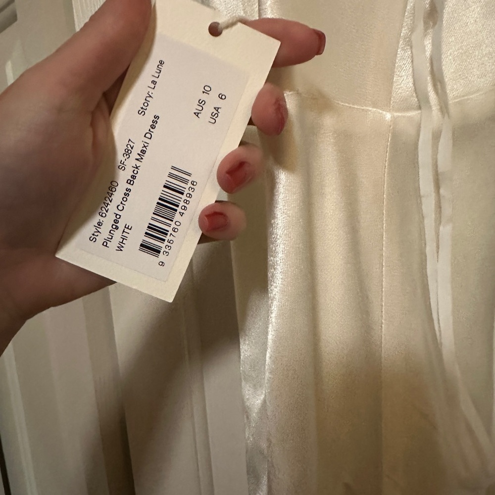 Minimalist White Cross-Back Backless Slip Dress - Picture 2 of 4